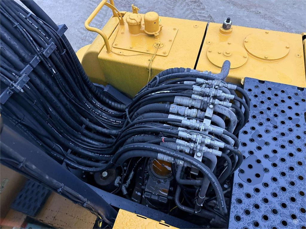 Pelle sur pneus Volvo EW 180 C: photos 16