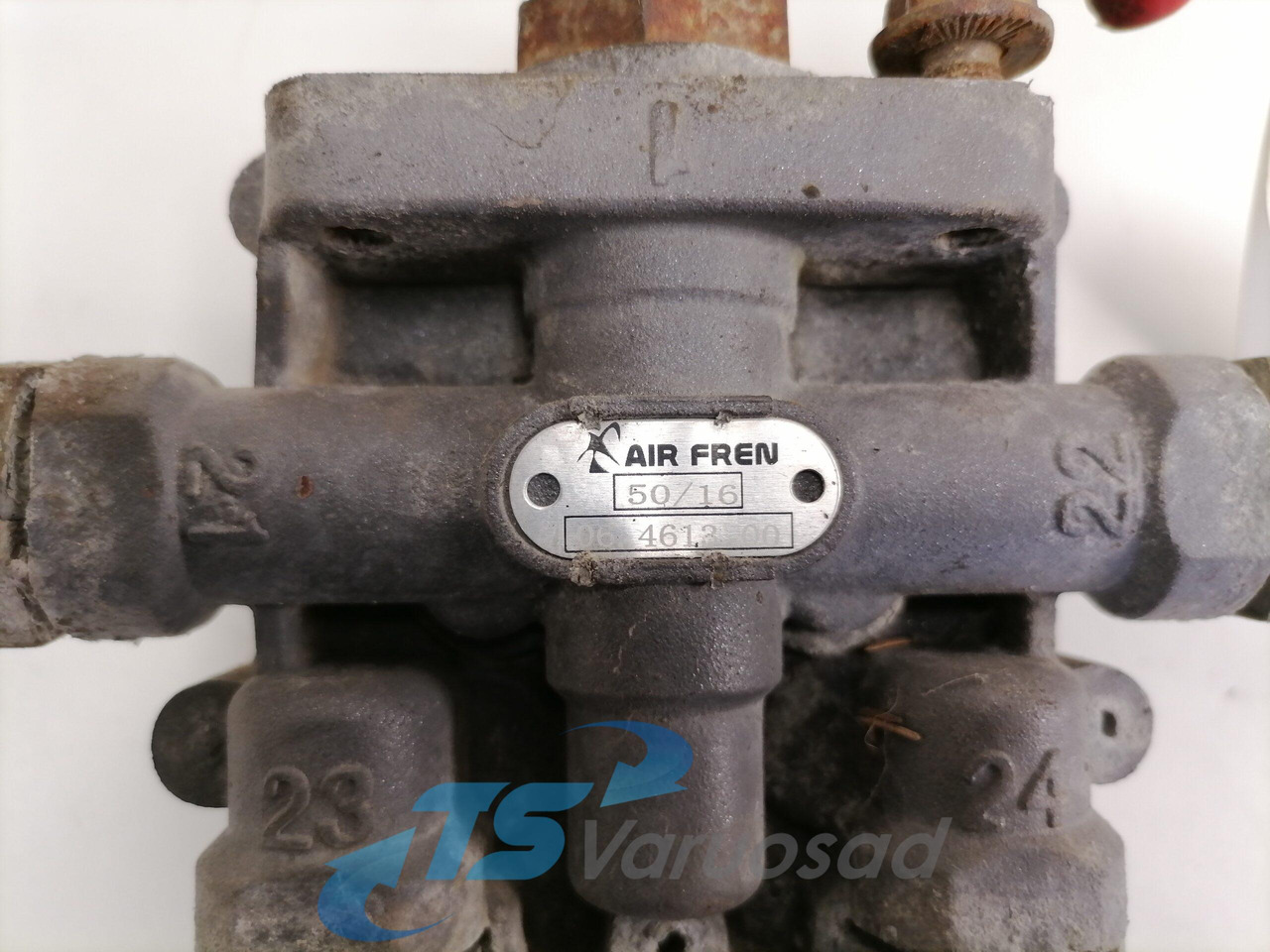 MAN Air pressure control valve 81521516095 - Valve de frein pour Camion: photos 2 MAN Air pressure control valve 81521516095 - Valve de frein pour Camion: photos 2