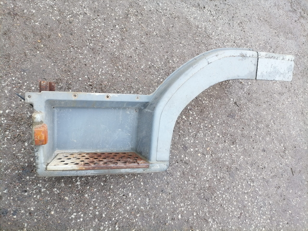 MB Astmelaua plastik 9736602601 - Marchepied pour Camion: photos 2 MB Astmelaua plastik 9736602601 - Marchepied pour Camion: photos 2