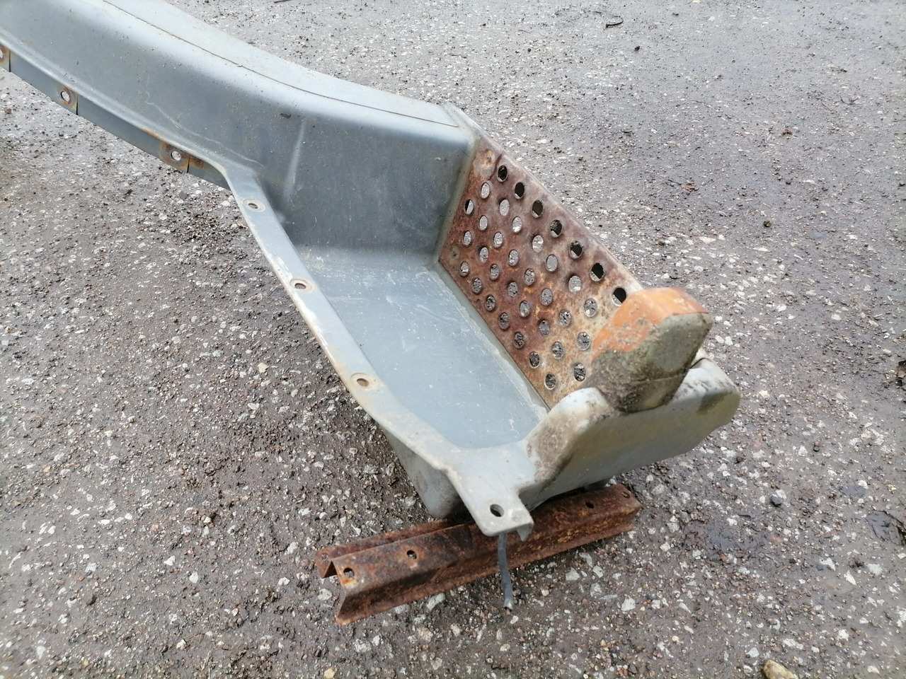 MB Astmelaua plastik 9736602601 - Marchepied pour Camion: photos 5 MB Astmelaua plastik 9736602601 - Marchepied pour Camion: photos 5