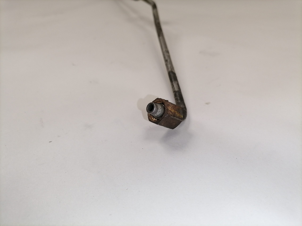 Mercedes-Benz Compressor air pipe A4710901537 - Compresseur pour Camion: photos 2 Mercedes-Benz Compressor air pipe A4710901537 - Compresseur pour Camion: photos 2