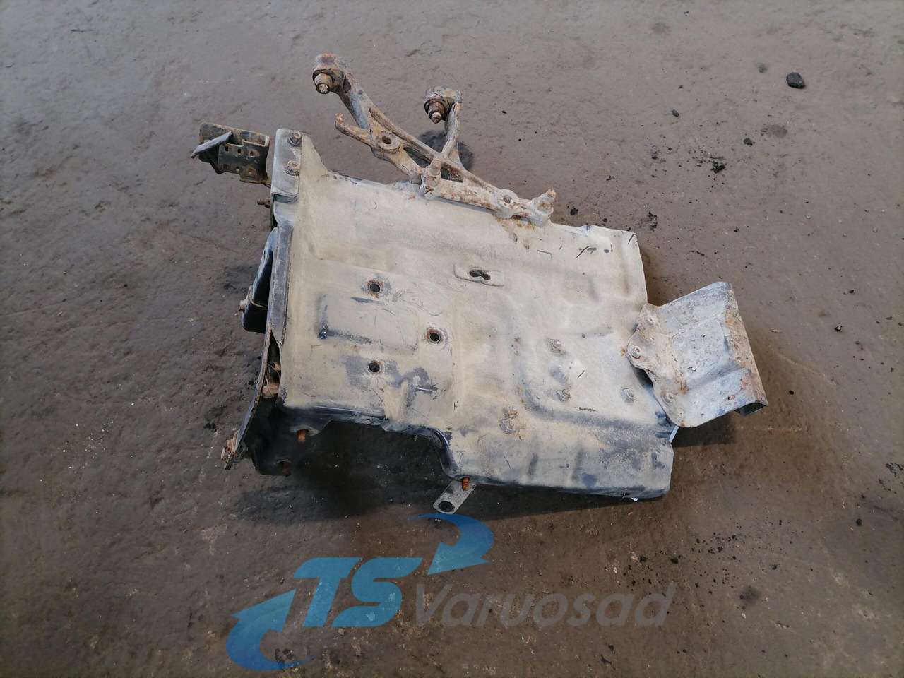 Scania Air dryer carrier plate 1367477 - Valve de frein pour Camion: photos 1 Scania Air dryer carrier plate 1367477 - Valve de frein pour Camion: photos 1