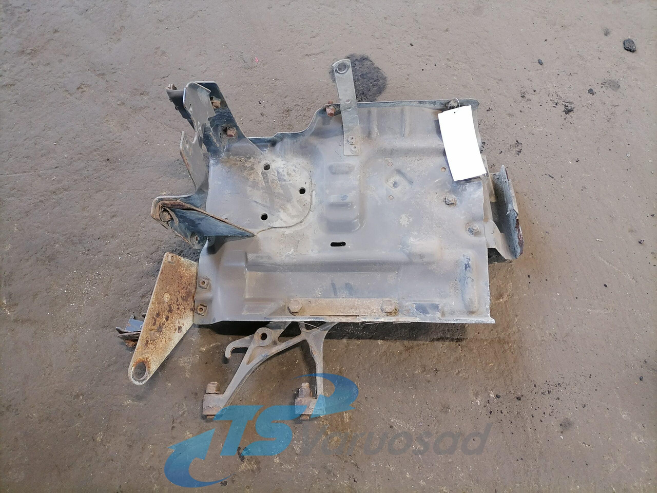 Scania Air dryer carrier plate 1367477 - Valve de frein pour Camion: photos 3 Scania Air dryer carrier plate 1367477 - Valve de frein pour Camion: photos 3
