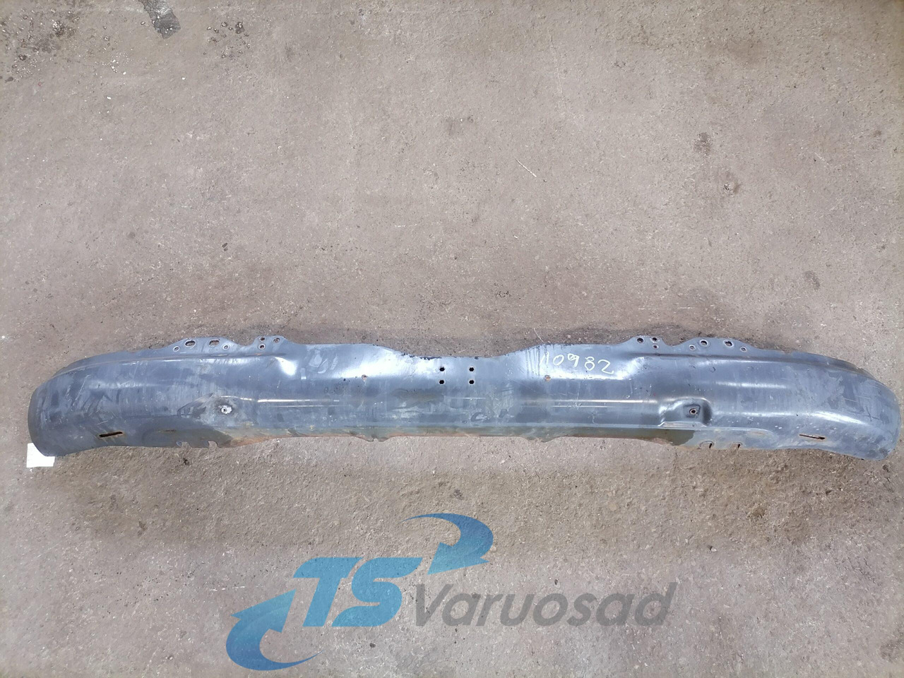 Scania Bumper 1787347 - Pare-chocs pour Camion: photos 4 Scania Bumper 1787347 - Pare-chocs pour Camion: photos 4