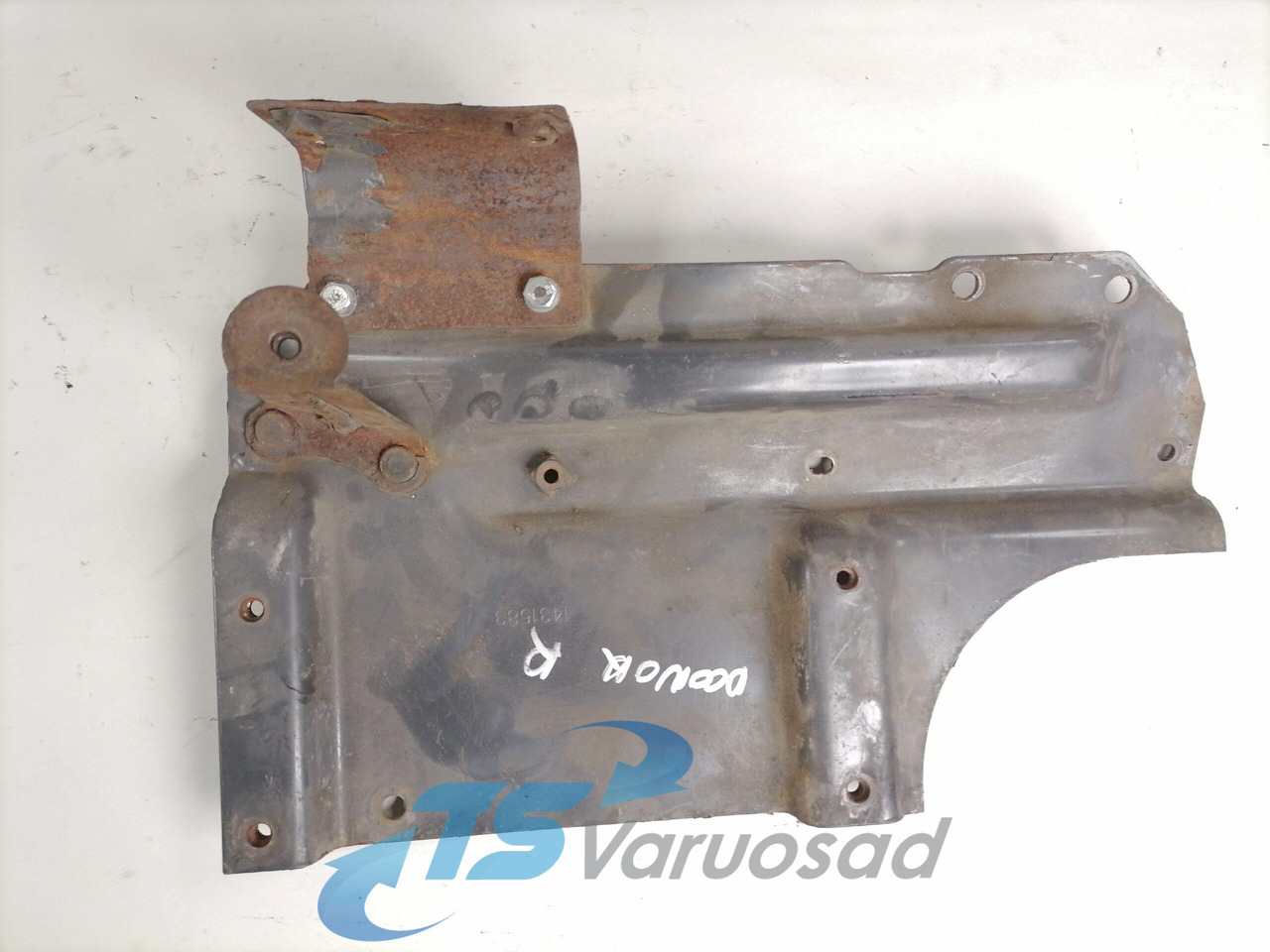 Scania Bumper bracket 1431583 - Pare-chocs pour Camion: photos 1 Scania Bumper bracket 1431583 - Pare-chocs pour Camion: photos 1