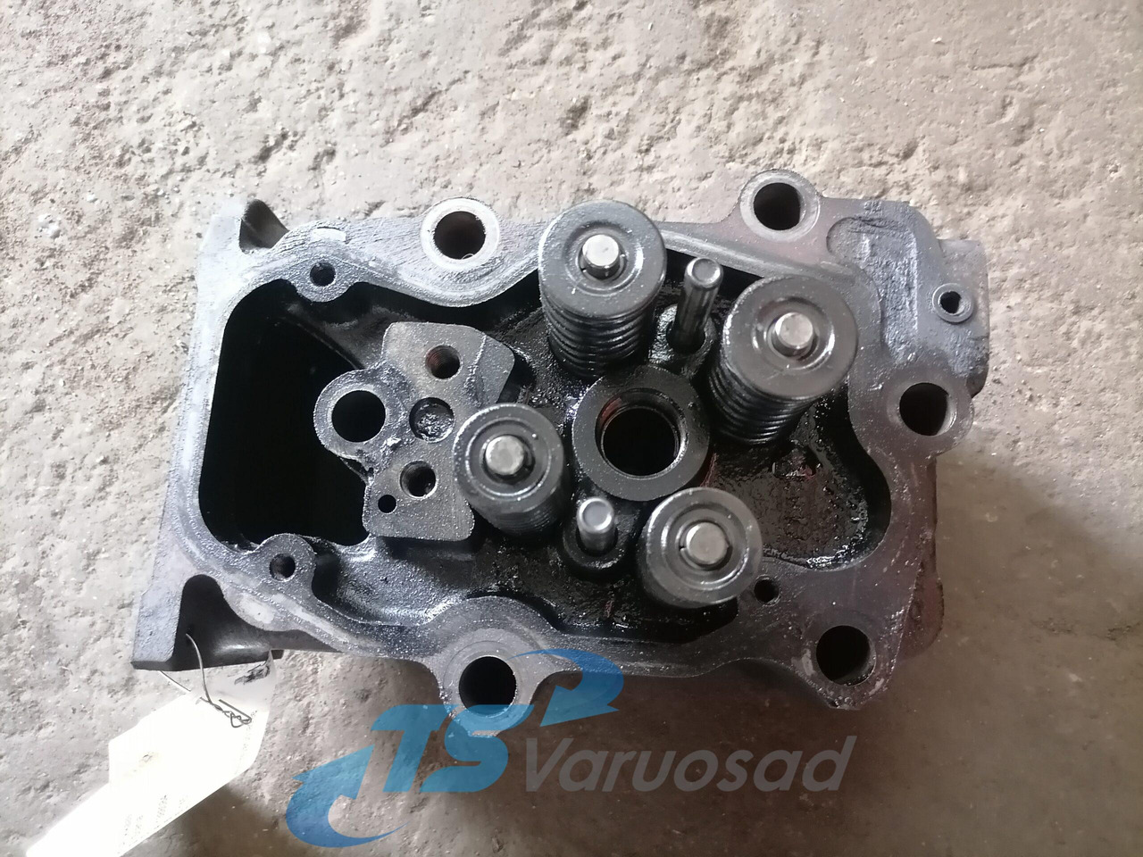 Scania Cylinder head 1388084 - Culasse pour Camion: photos 3 Scania Cylinder head 1388084 - Culasse pour Camion: photos 3