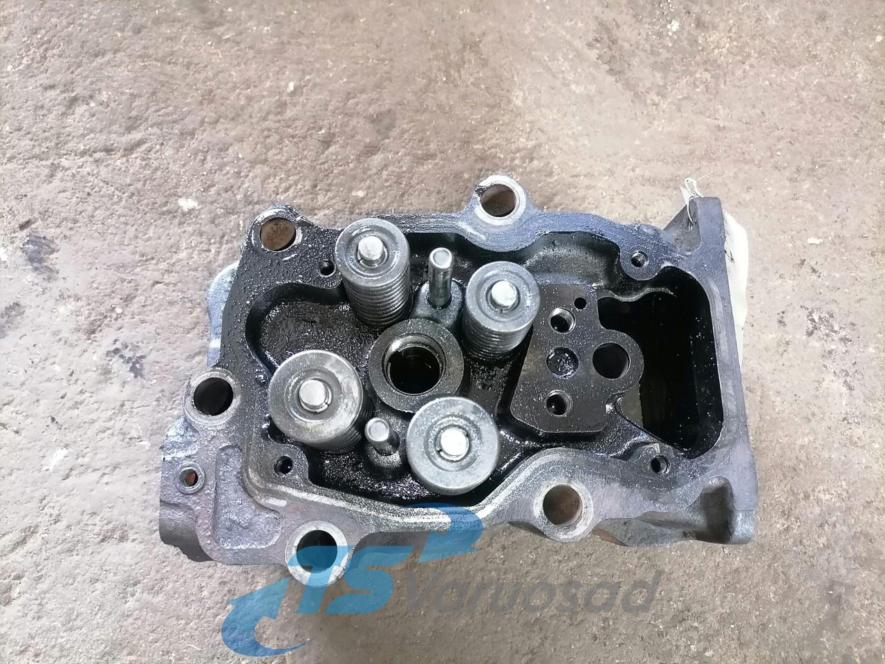 Scania Cylinder head 1388084 - Culasse pour Camion: photos 3 Scania Cylinder head 1388084 - Culasse pour Camion: photos 3
