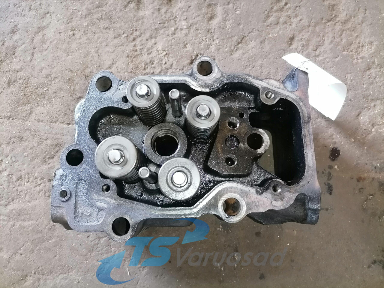 Scania Cylinder head 1388084 - Culasse pour Camion: photos 2 Scania Cylinder head 1388084 - Culasse pour Camion: photos 2