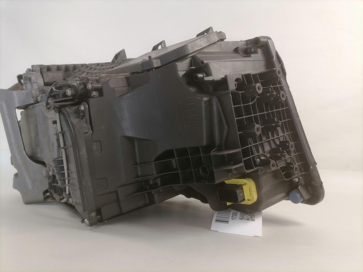 Scania Esituli, LED 2655848 - Lumière/ Éclairage pour Camion: photos 4 Scania Esituli, LED 2655848 - Lumière/ Éclairage pour Camion: photos 4