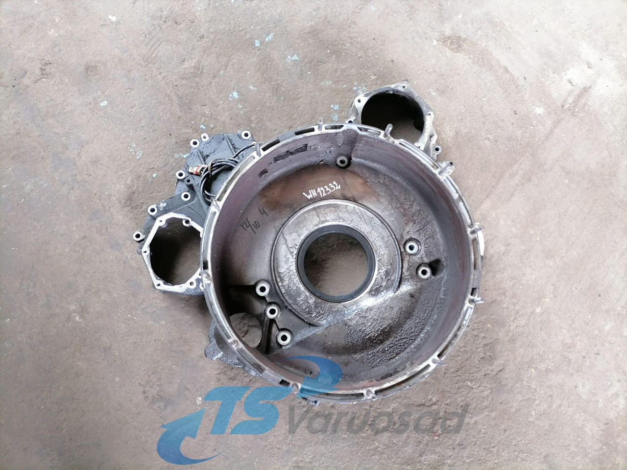 Scania Flywheel housing 1793662 - Volant moteur pour Camion: photos 1 Scania Flywheel housing 1793662 - Volant moteur pour Camion: photos 1