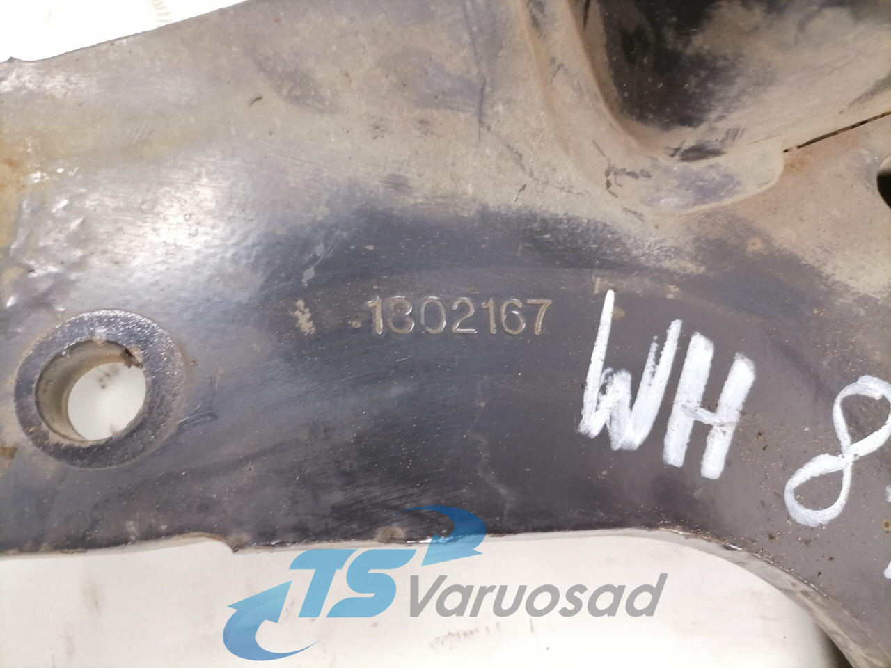 Scania Front bumper carrier 1802167 - Pare-chocs pour Camion: photos 2 Scania Front bumper carrier 1802167 - Pare-chocs pour Camion: photos 2