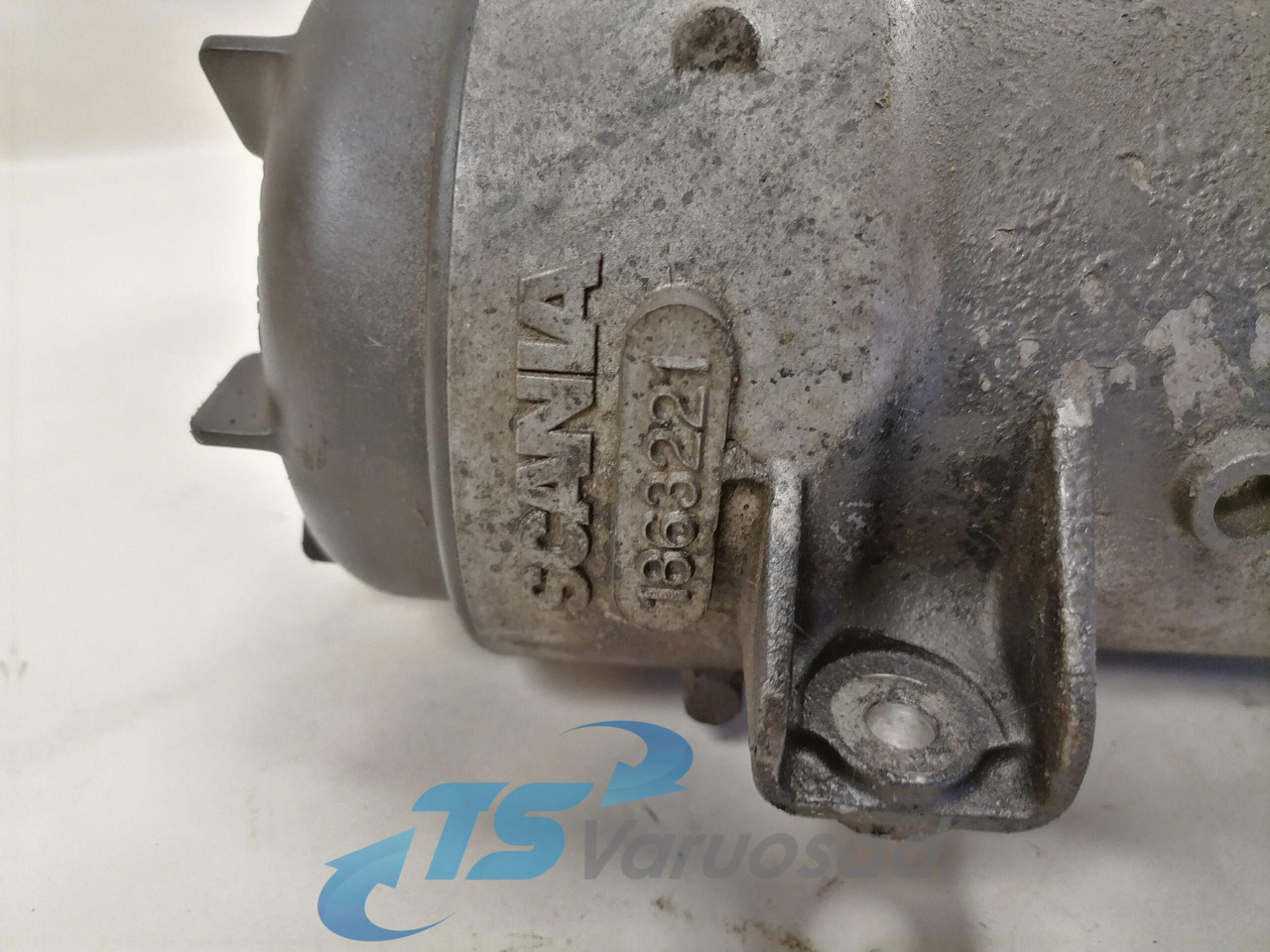 Scania Fuel filter unit 1863221 - Filtre à carburant pour Camion: photos 3 Scania Fuel filter unit 1863221 - Filtre à carburant pour Camion: photos 3