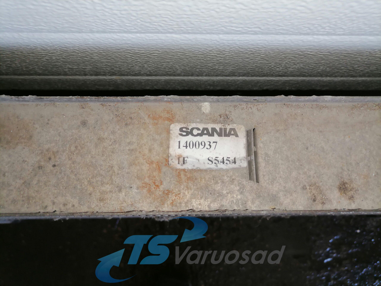 Scania Intercooler radiator 1400937 - Intercooler pour Camion: photos 4 Scania Intercooler radiator 1400937 - Intercooler pour Camion: photos 4