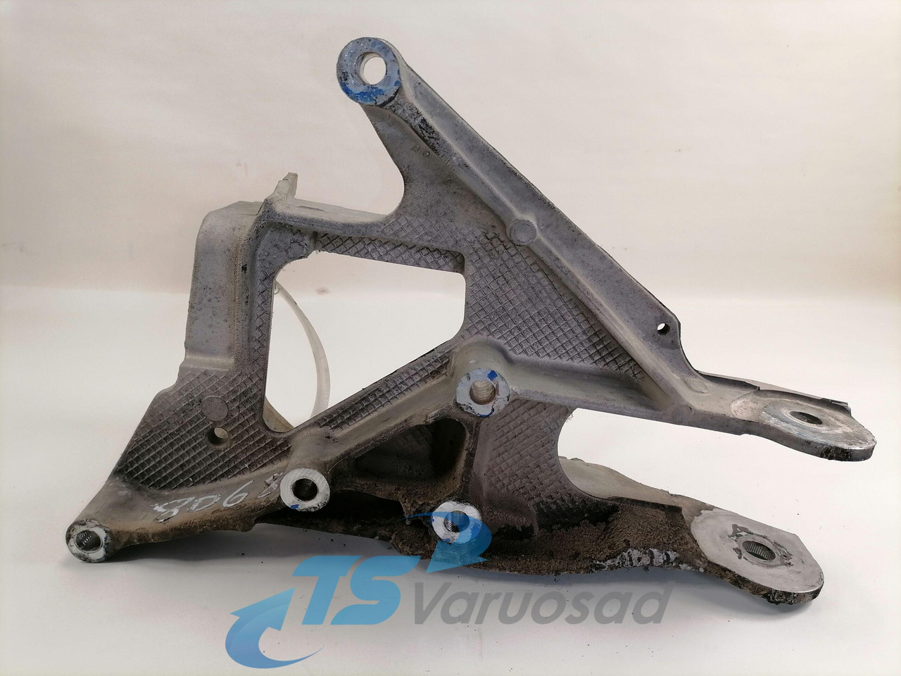 Scania Kabiini amortisaatori kandur 1409342 - Suspension de cabine pour Camion: photos 3 Scania Kabiini amortisaatori kandur 1409342 - Suspension de cabine pour Camion: photos 3