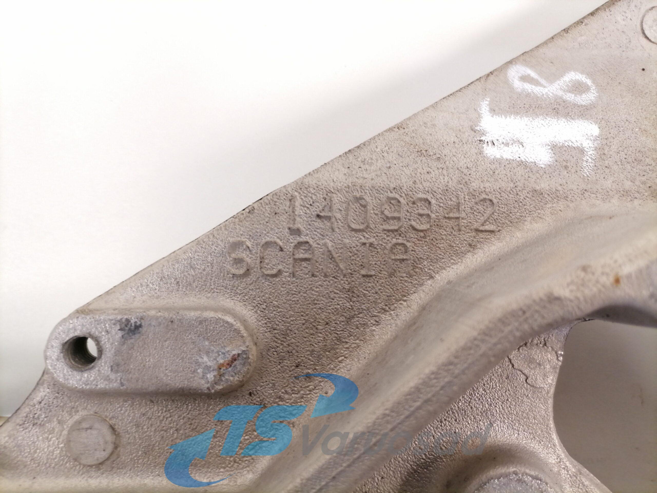 Scania Kabiini amortisaatori kandur 1409342 - Suspension de cabine pour Camion: photos 4 Scania Kabiini amortisaatori kandur 1409342 - Suspension de cabine pour Camion: photos 4