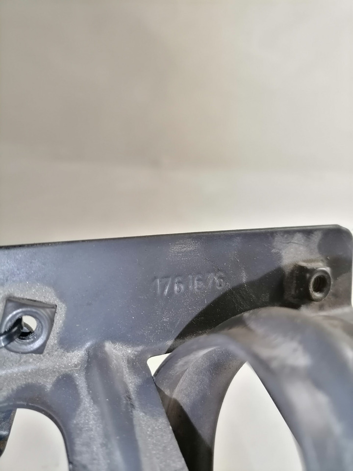 Scania Küljeluugi hing 1761676 - Pièce universelle pour Camion: photos 3 Scania Küljeluugi hing 1761676 - Pièce universelle pour Camion: photos 3