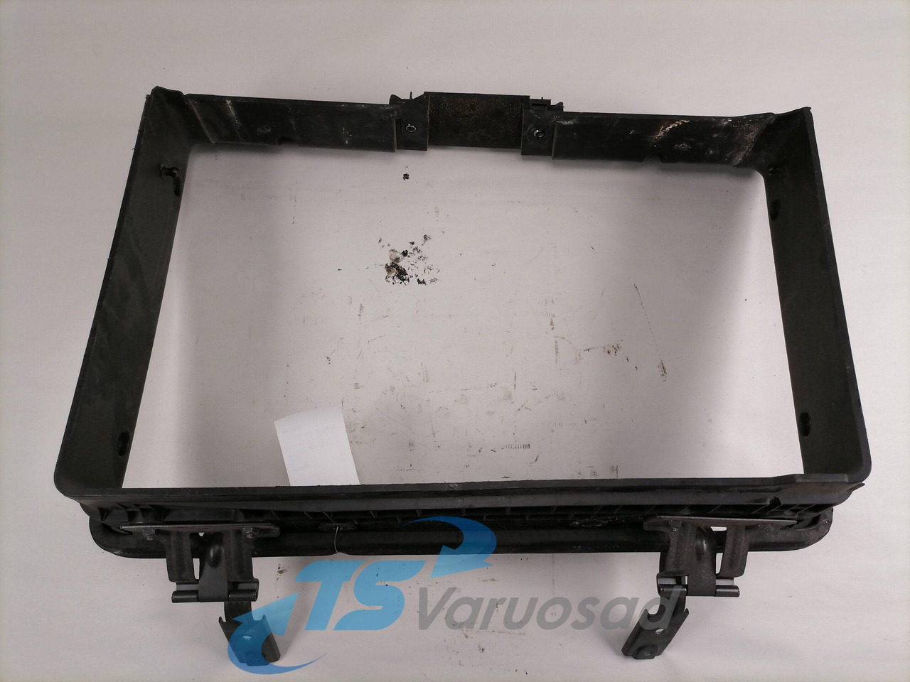 Scania Küljeluugi plastraam 1891520 - Pièce universelle pour Camion: photos 2 Scania Küljeluugi plastraam 1891520 - Pièce universelle pour Camion: photos 2