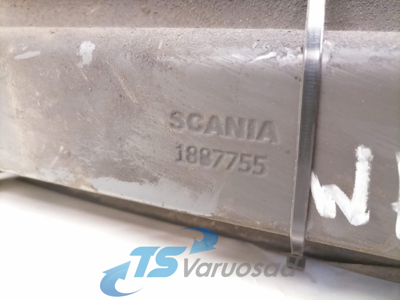 Scania Kütusepaagi kandur, Scania 1887755 - Réservoir de carburant pour Camion: photos 4 Scania Kütusepaagi kandur, Scania 1887755 - Réservoir de carburant pour Camion: photos 4