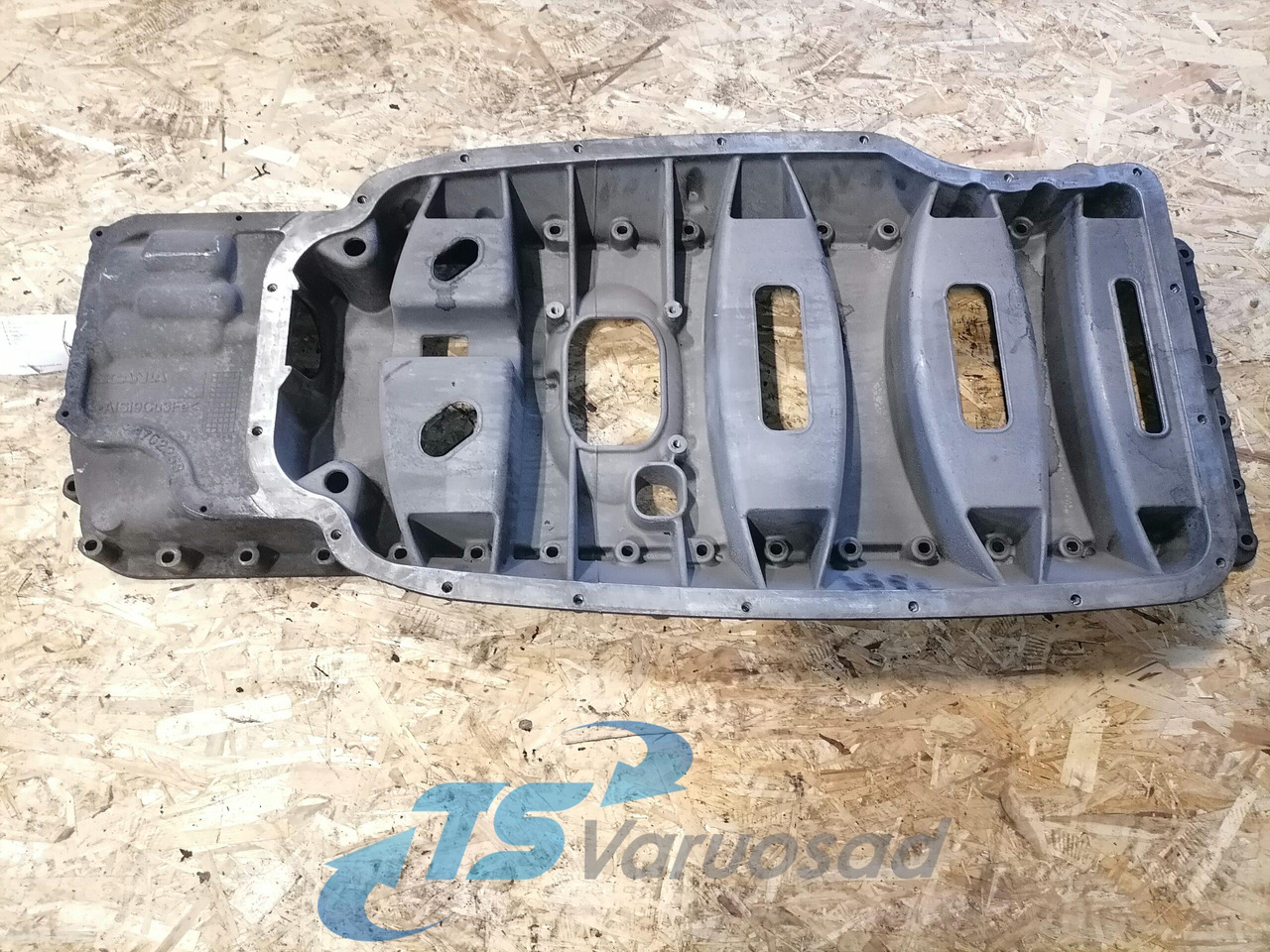 Scania Ladder frame 1942851 - Carter d'huile pour Camion: photos 4 Scania Ladder frame 1942851 - Carter d'huile pour Camion: photos 4