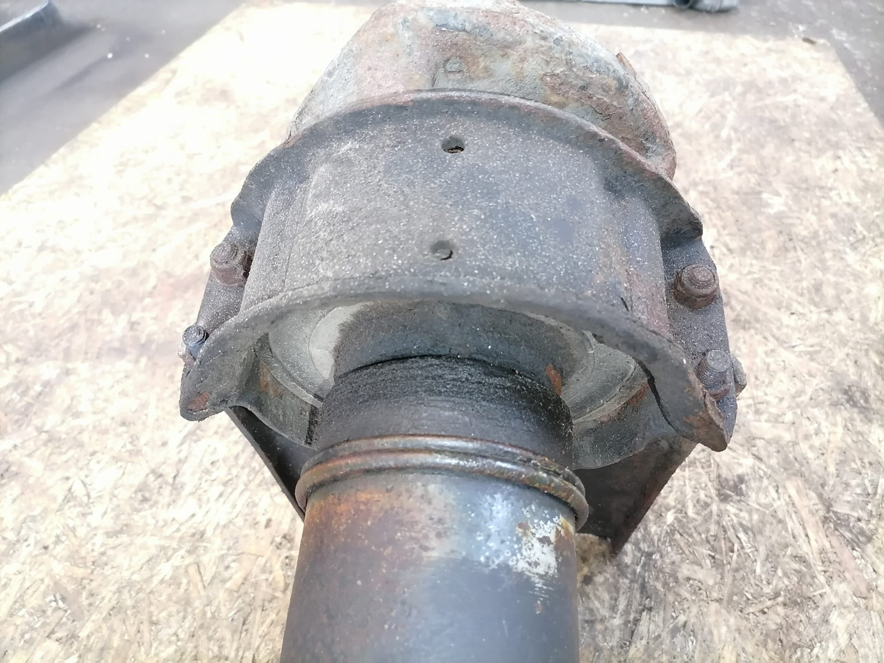 Scania Propeller shaft 1758364 - Arbre à cardan pour Camion: photos 5 Scania Propeller shaft 1758364 - Arbre à cardan pour Camion: photos 5
