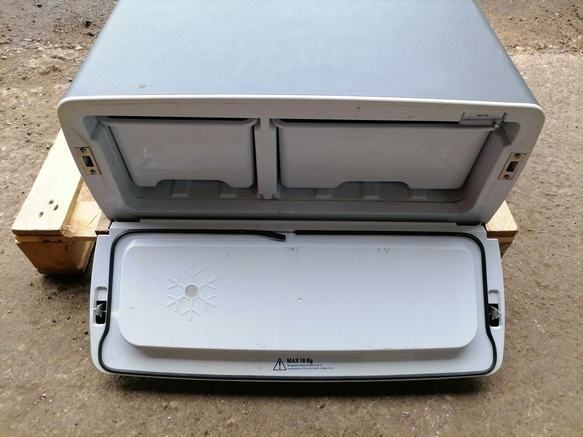 Scania Refigerator 1891673 - Pièce universelle pour Camion: photos 3 Scania Refigerator 1891673 - Pièce universelle pour Camion: photos 3