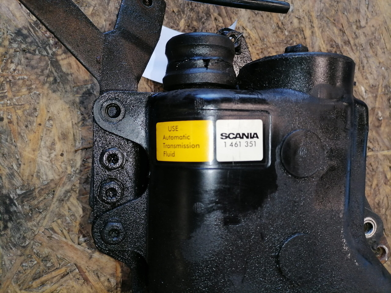Scania Scania steering oil tank 1461351 - Tuyau de direction pour Camion: photos 4 Scania Scania steering oil tank 1461351 - Tuyau de direction pour Camion: photos 4