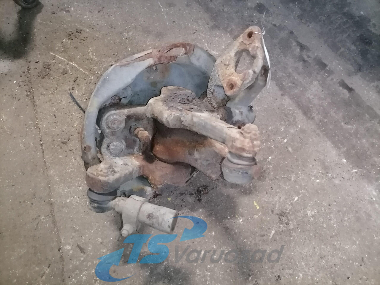 Scania Steering knuckle 1895935 - Essieu et pièces pour Camion: photos 1 Scania Steering knuckle 1895935 - Essieu et pièces pour Camion: photos 1