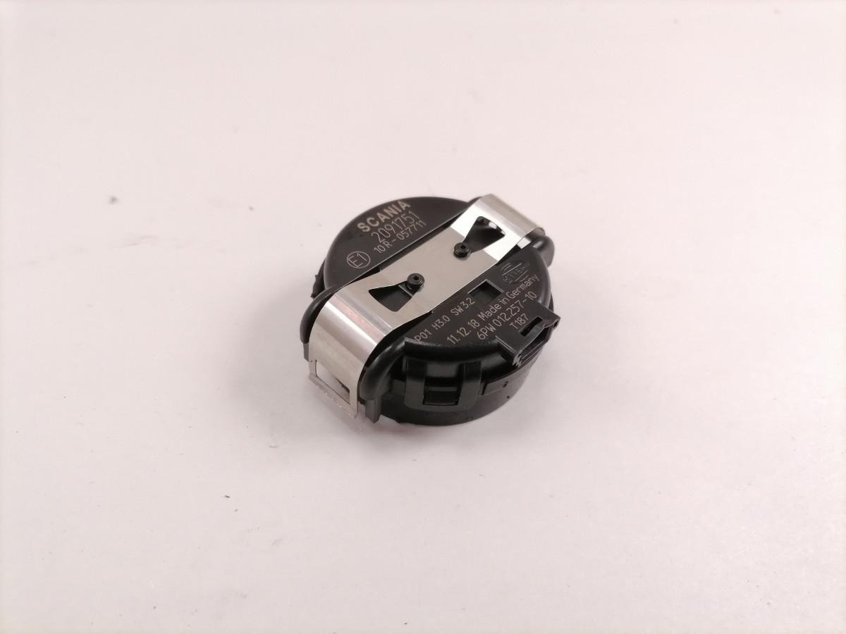 Scania Vihmasensor 2091751 - Bloc de gestion pour Camion: photos 2 Scania Vihmasensor 2091751 - Bloc de gestion pour Camion: photos 2