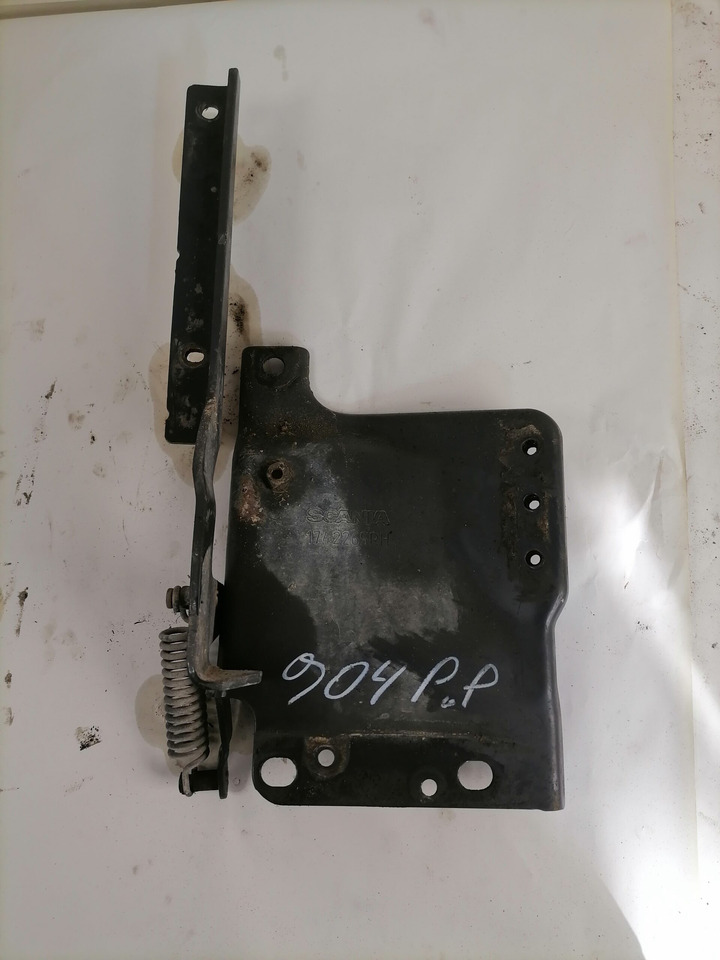 Scania lower grille carrier hinge 1742265 - Calandre pour Camion: photos 2 Scania lower grille carrier hinge 1742265 - Calandre pour Camion: photos 2