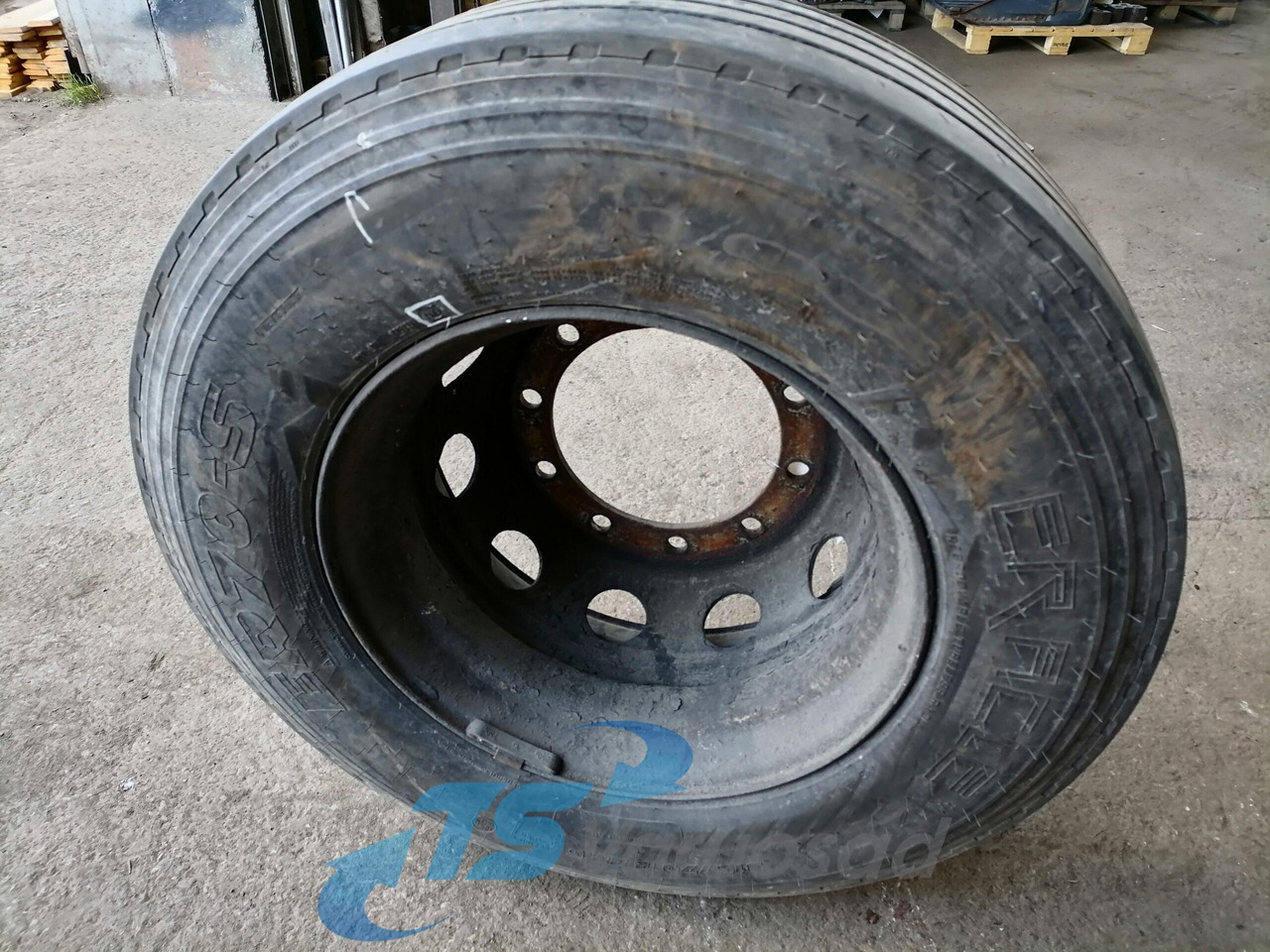 Universaalne Eracle ER-70S 315/70R22,5 31570R225 - Pneus et jantes pour Camion: photos 2 Universaalne Eracle ER-70S 315/70R22,5 31570R225 - Pneus et jantes pour Camion: photos 2