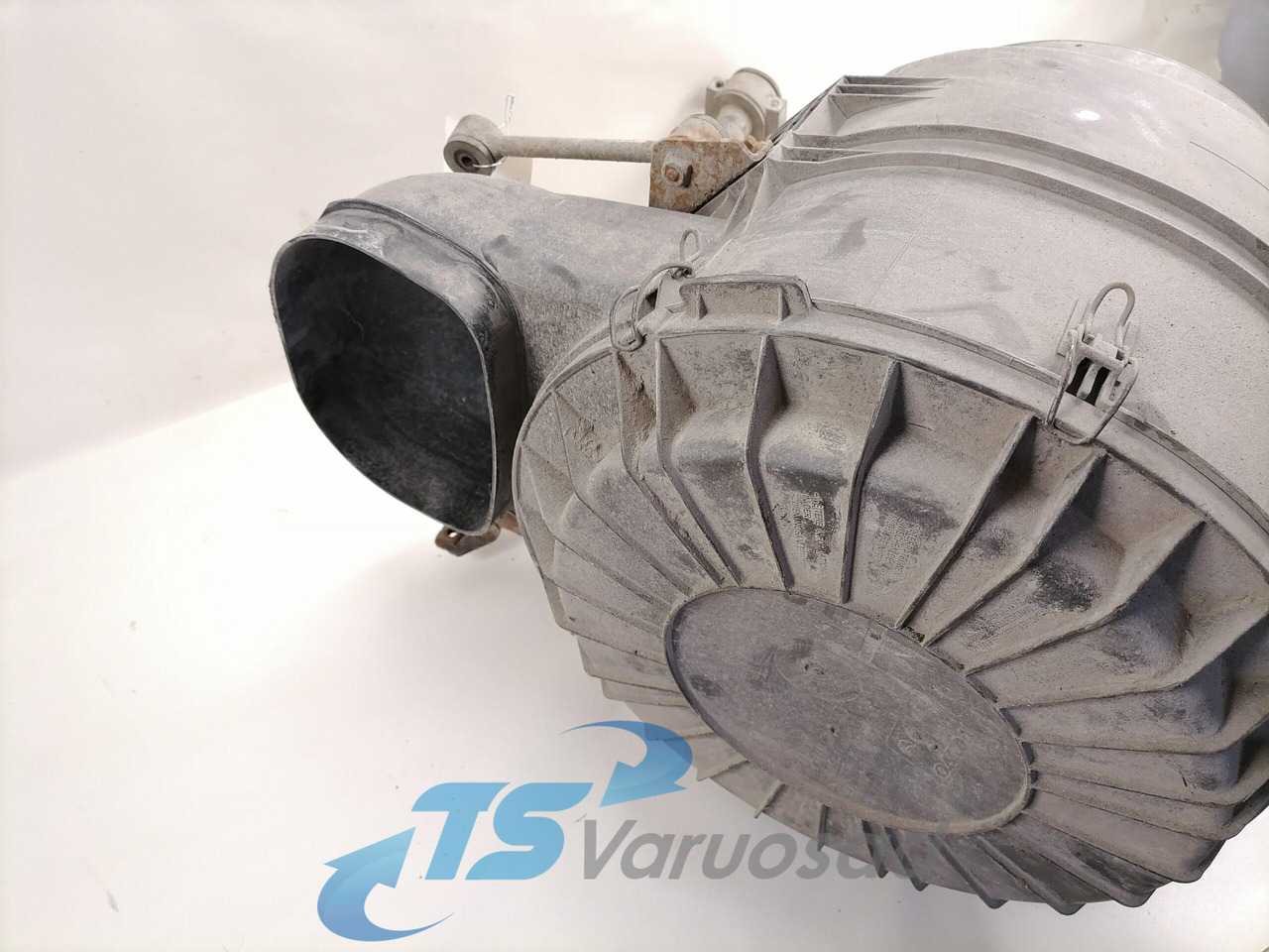 Volvo Air filter housing 21115476 - Système d'admission d'air pour Camion: photos 5 Volvo Air filter housing 21115476 - Système d'admission d'air pour Camion: photos 5