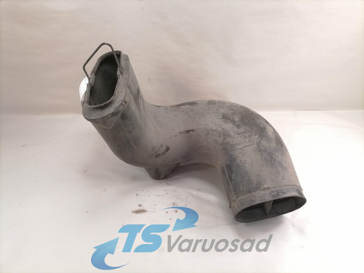 Volvo Air intake 21627374 - Système d'admission d'air pour Camion: photos 1 Volvo Air intake 21627374 - Système d'admission d'air pour Camion: photos 1