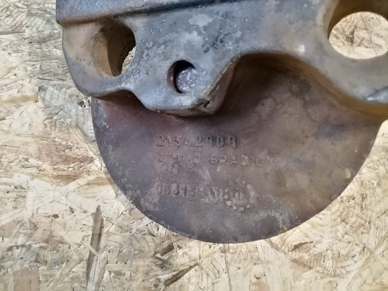 Volvo Air spring bracket 21342989 - Suspension pneumatique pour Camion: photos 4 Volvo Air spring bracket 21342989 - Suspension pneumatique pour Camion: photos 4