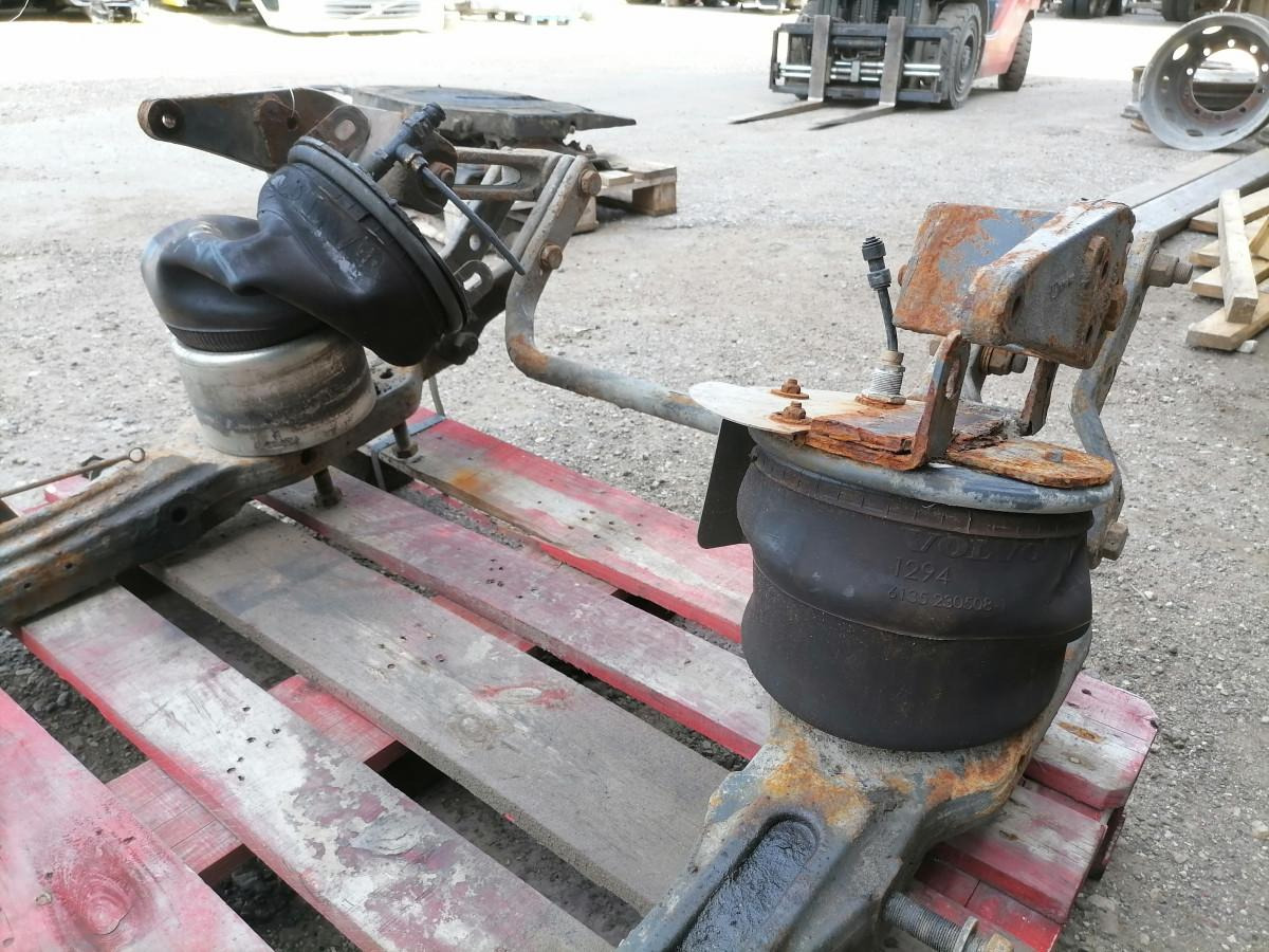 Volvo Air spring bracket 82054188 - Suspension pneumatique pour Camion: photos 4 Volvo Air spring bracket 82054188 - Suspension pneumatique pour Camion: photos 4