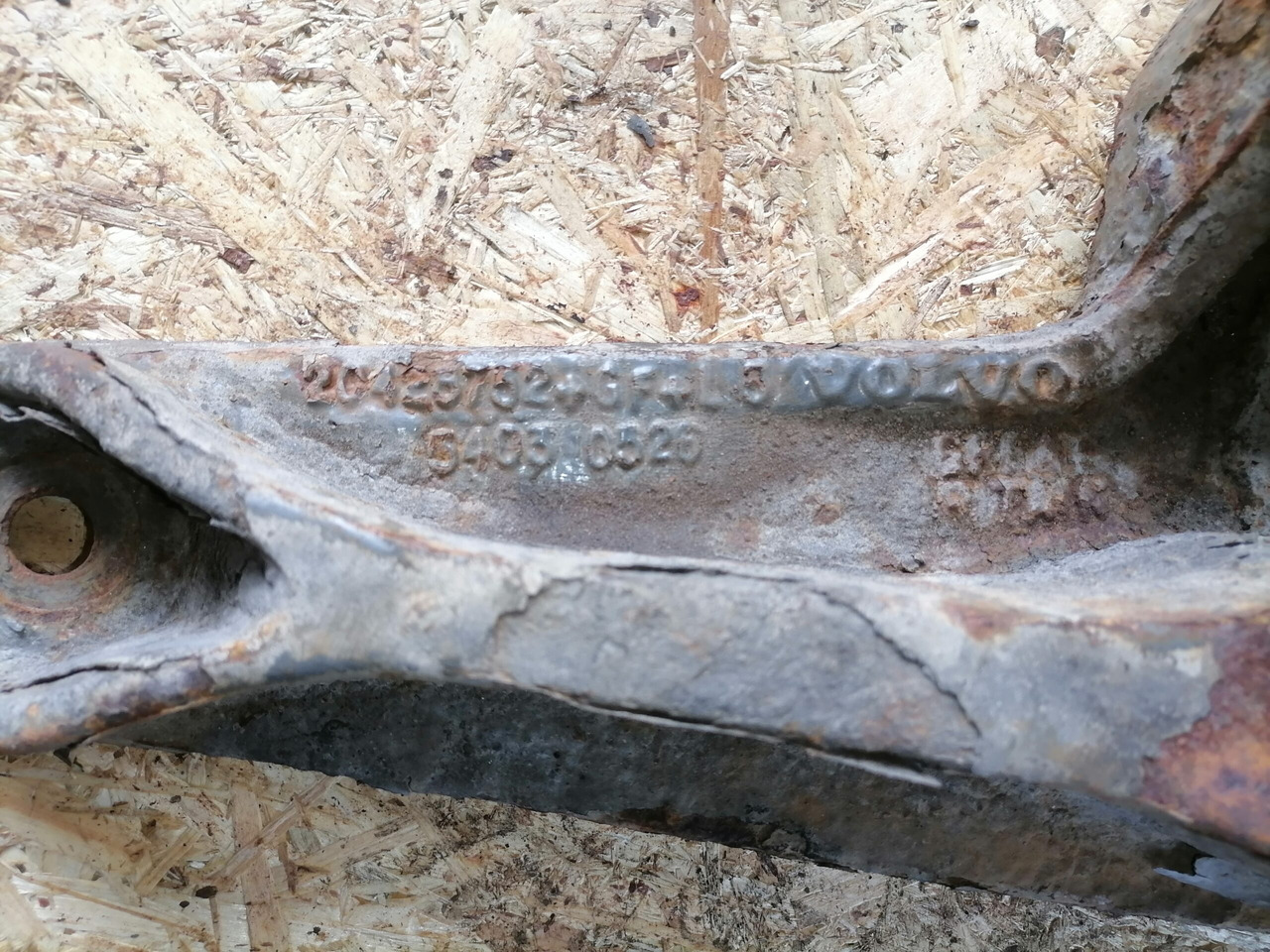 Volvo Air suspension bracket 20428752 - Essieu et pièces pour Camion: photos 2 Volvo Air suspension bracket 20428752 - Essieu et pièces pour Camion: photos 2