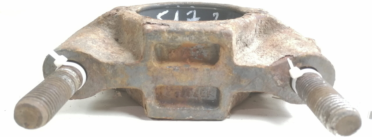 Volvo Anti roll bar bracket 1079482 - Barre stabilisatrice pour Camion: photos 3 Volvo Anti roll bar bracket 1079482 - Barre stabilisatrice pour Camion: photos 3
