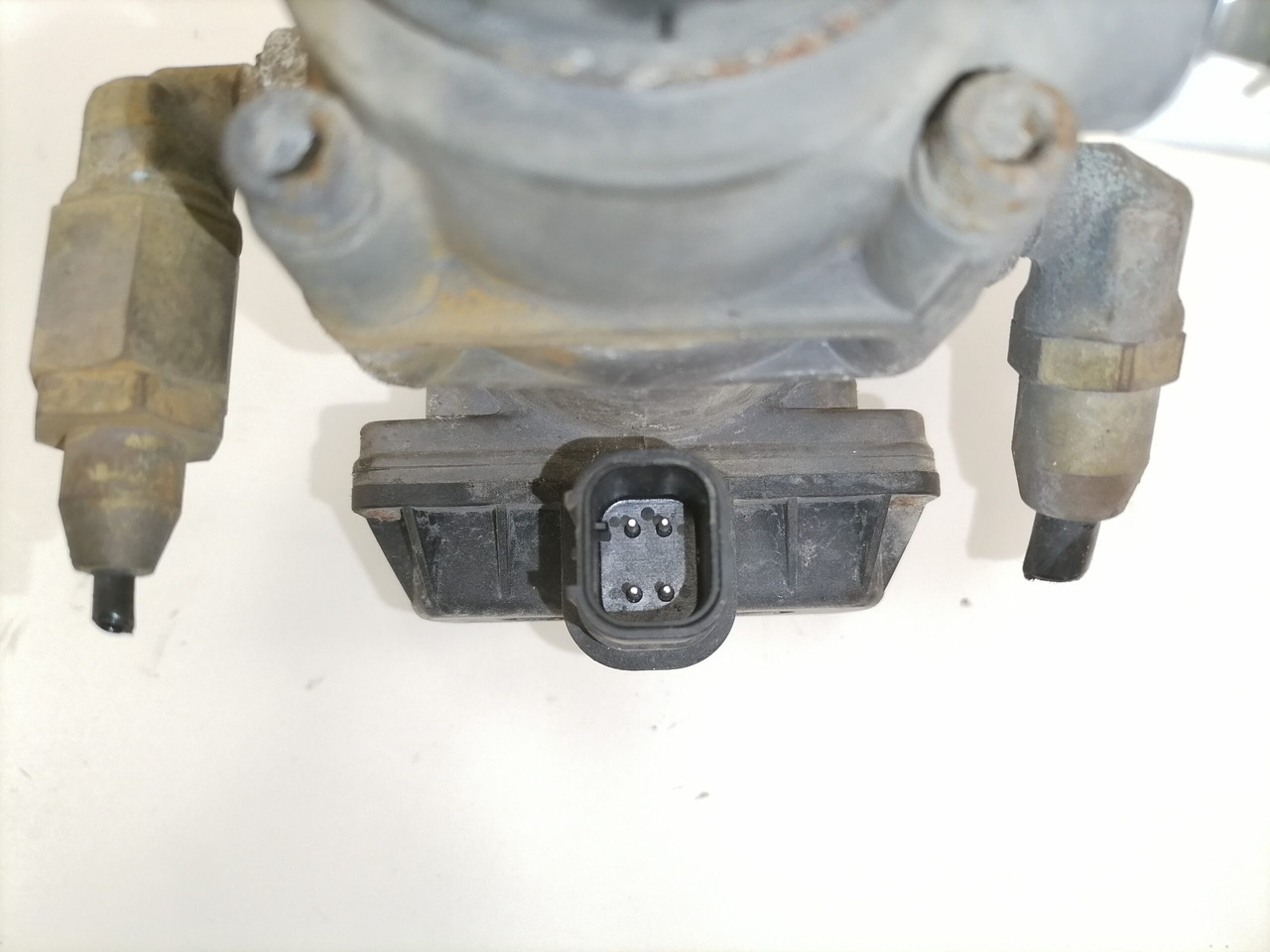 Volvo Brake pressure control 3986374 - Valve de frein pour Camion: photos 4 Volvo Brake pressure control 3986374 - Valve de frein pour Camion: photos 4