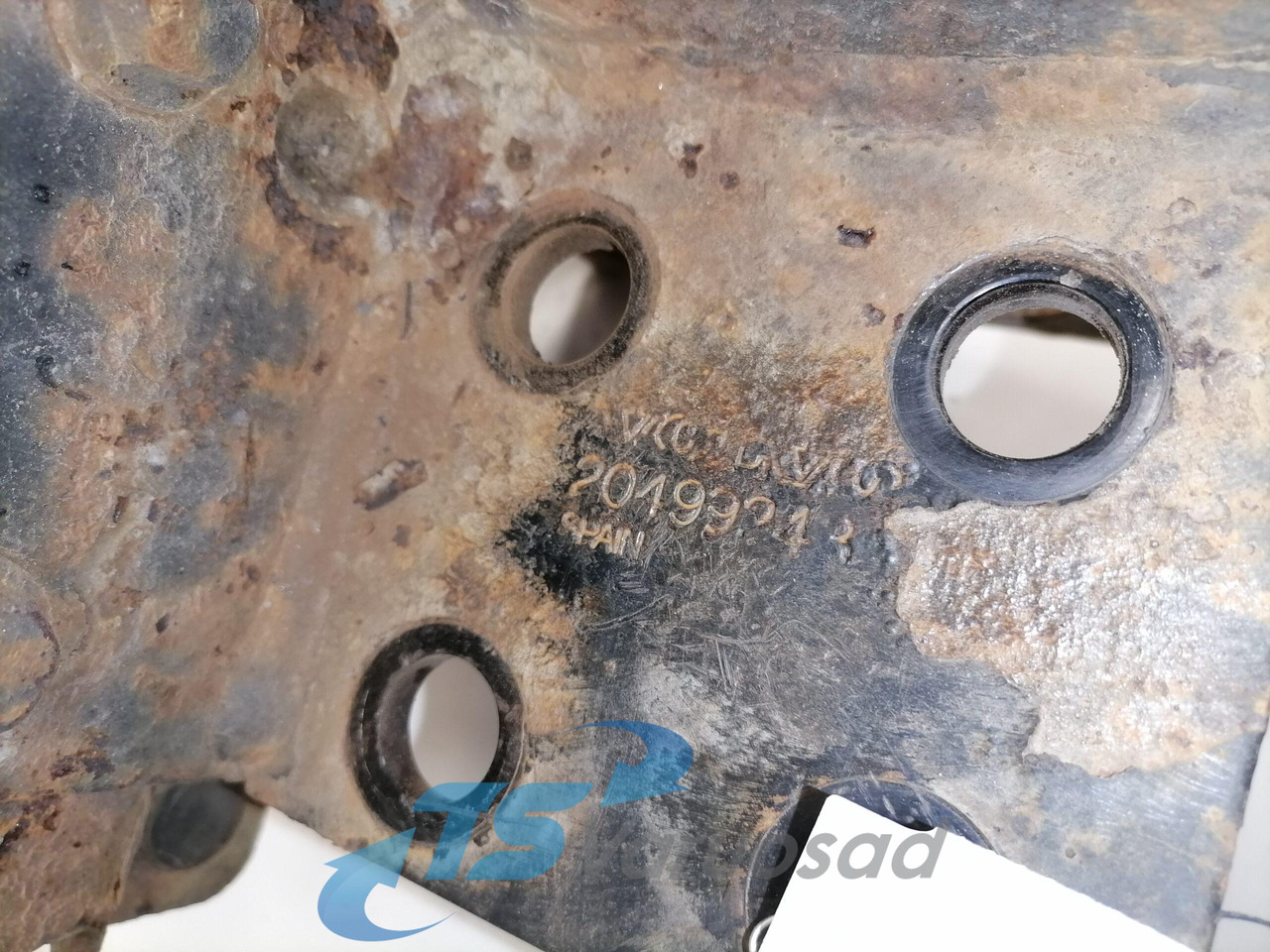 Volvo Bumper bracket 20499243 - Pare-chocs pour Camion: photos 4 Volvo Bumper bracket 20499243 - Pare-chocs pour Camion: photos 4