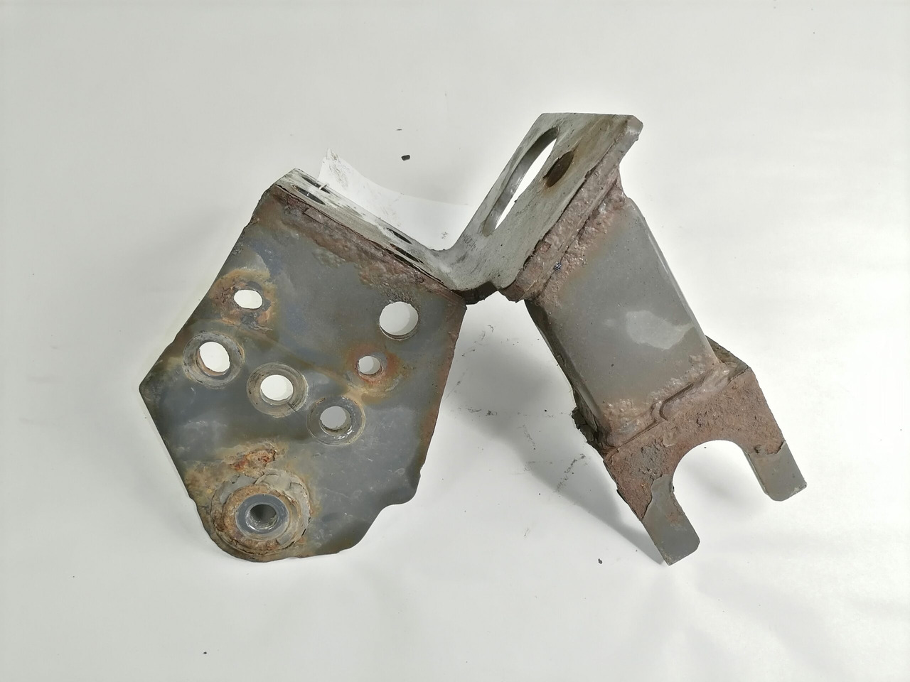 Volvo Bumper bracket 20499243 - Pare-chocs pour Camion: photos 4 Volvo Bumper bracket 20499243 - Pare-chocs pour Camion: photos 4