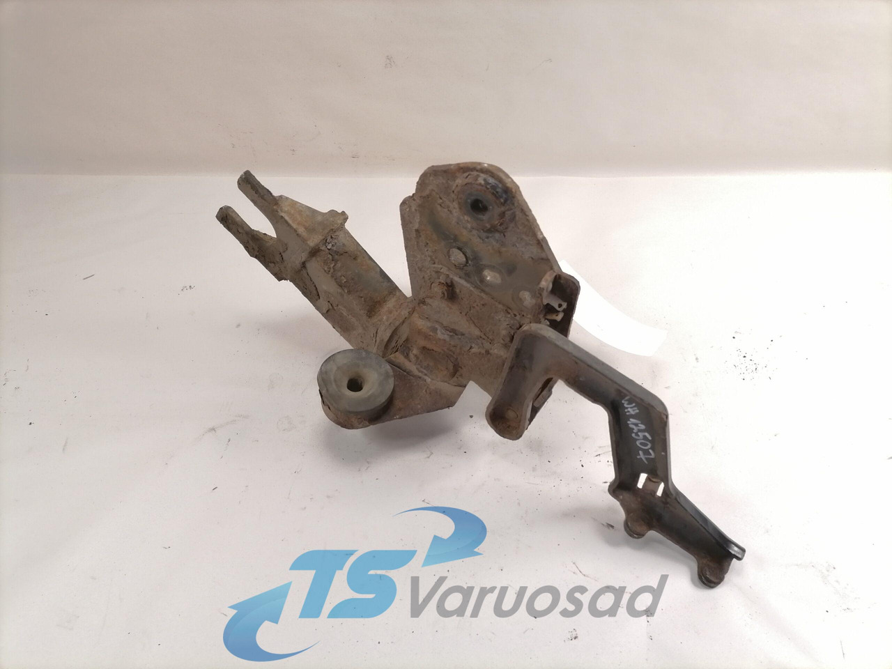 Volvo Bumper bracket 20499243 - Pare-chocs pour Camion: photos 2 Volvo Bumper bracket 20499243 - Pare-chocs pour Camion: photos 2
