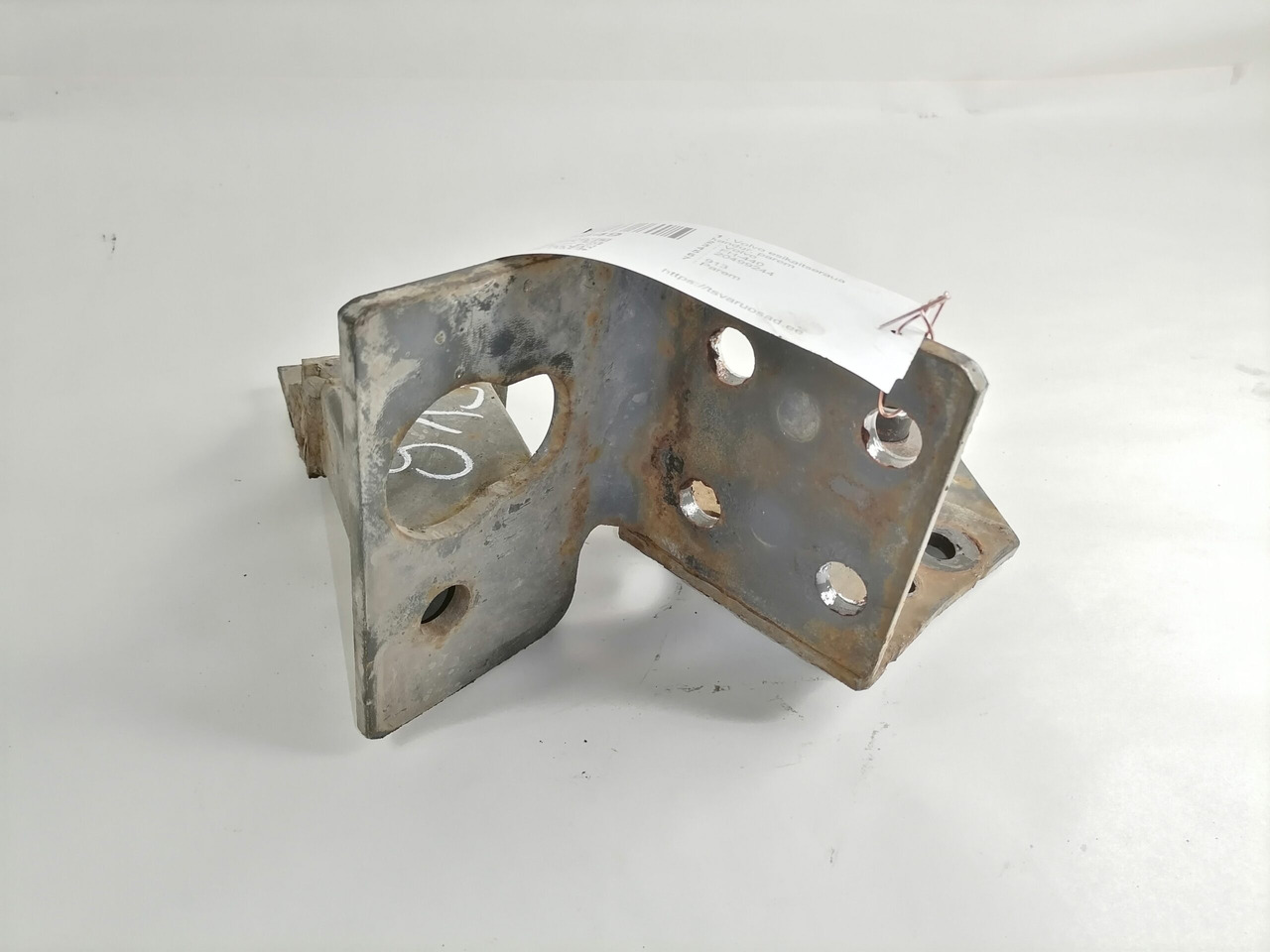 Volvo Bumper bracket 20499244 - Pare-chocs pour Camion: photos 3 Volvo Bumper bracket 20499244 - Pare-chocs pour Camion: photos 3