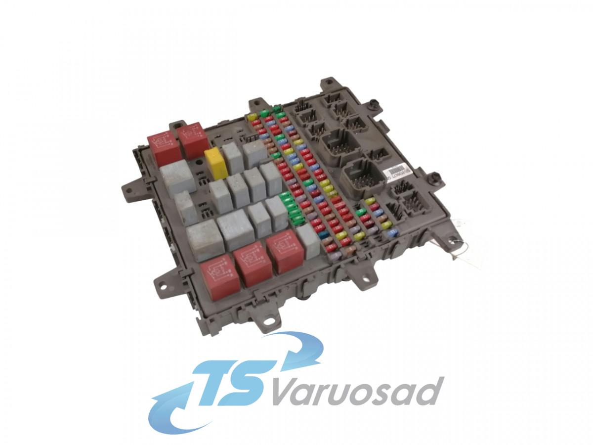 Volvo Central electric unit 5010590677 - Fusible pour Camion: photos 1 Volvo Central electric unit 5010590677 - Fusible pour Camion: photos 1