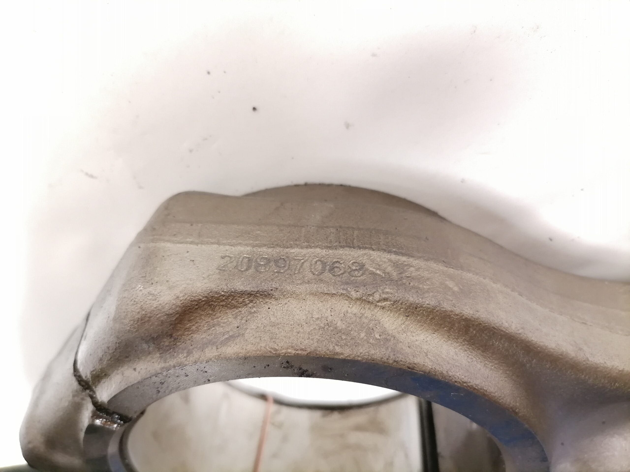 Volvo Connecting rod 20897068 - Pistons/ Anneaux/ Manchons pour Camion: photos 3 Volvo Connecting rod 20897068 - Pistons/ Anneaux/ Manchons pour Camion: photos 3