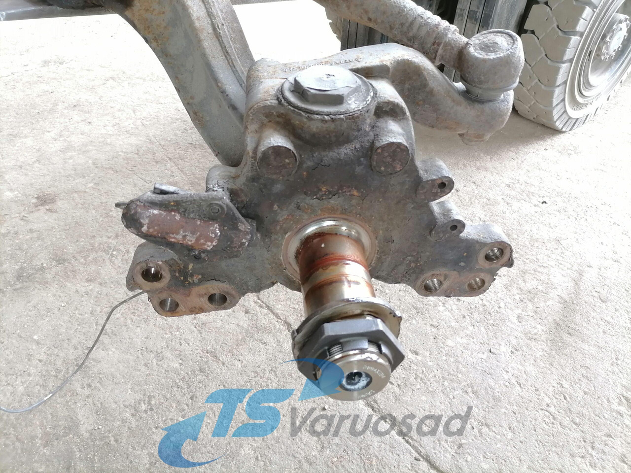 Volvo First axel housing 1026668 - Essieu avant pour Camion: photos 2 Volvo First axel housing 1026668 - Essieu avant pour Camion: photos 2