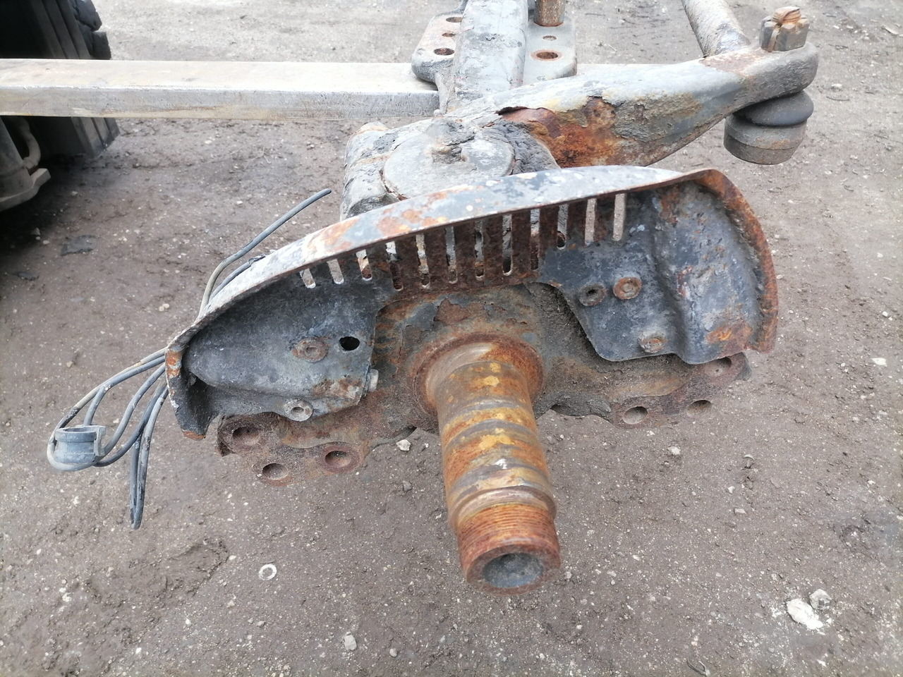 Volvo First axel housing 20399060 - Essieu avant pour Camion: photos 3 Volvo First axel housing 20399060 - Essieu avant pour Camion: photos 3