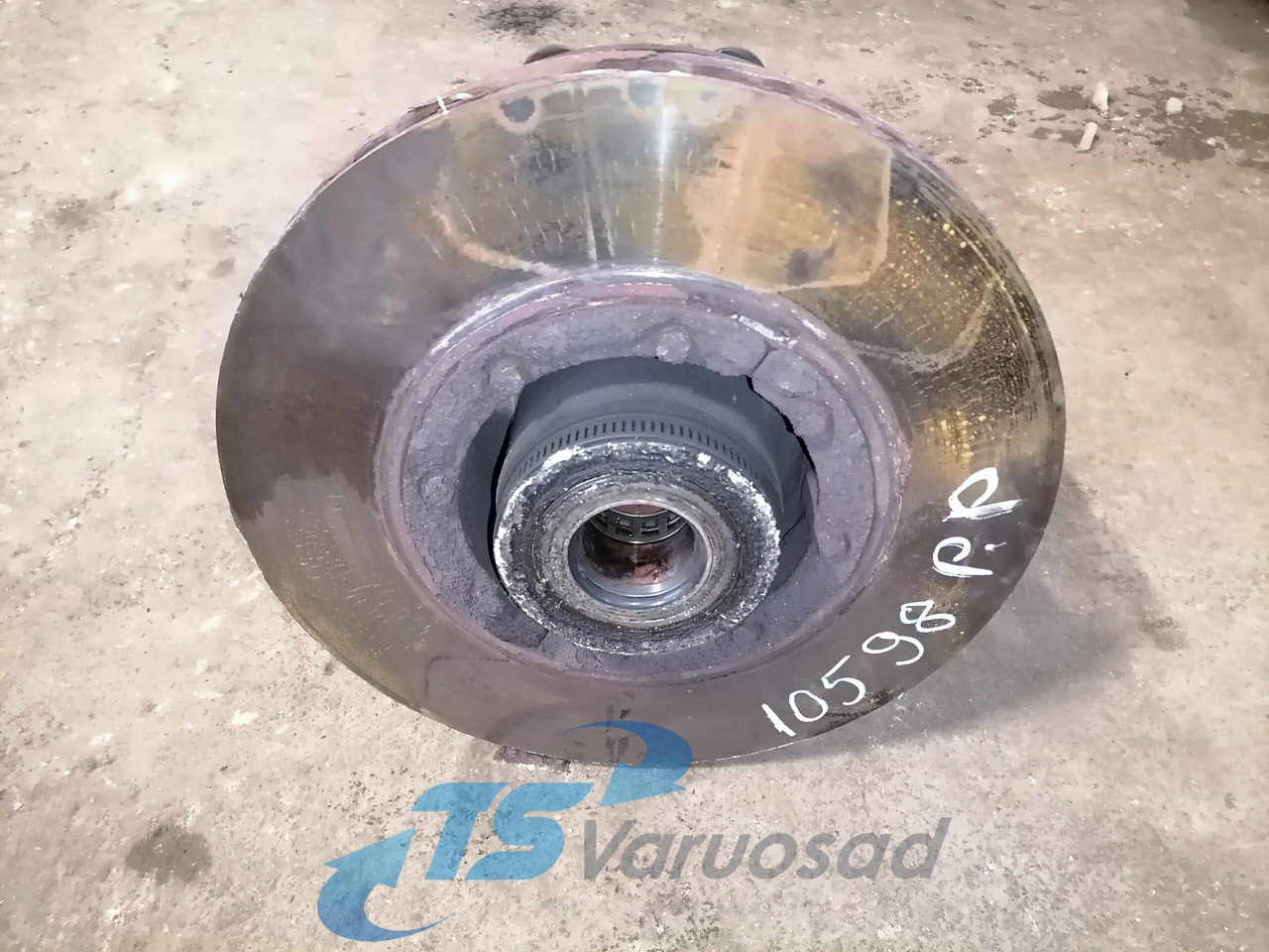 Volvo First wheel hub 1026853 - Moyeu pour Camion: photos 2 Volvo First wheel hub 1026853 - Moyeu pour Camion: photos 2