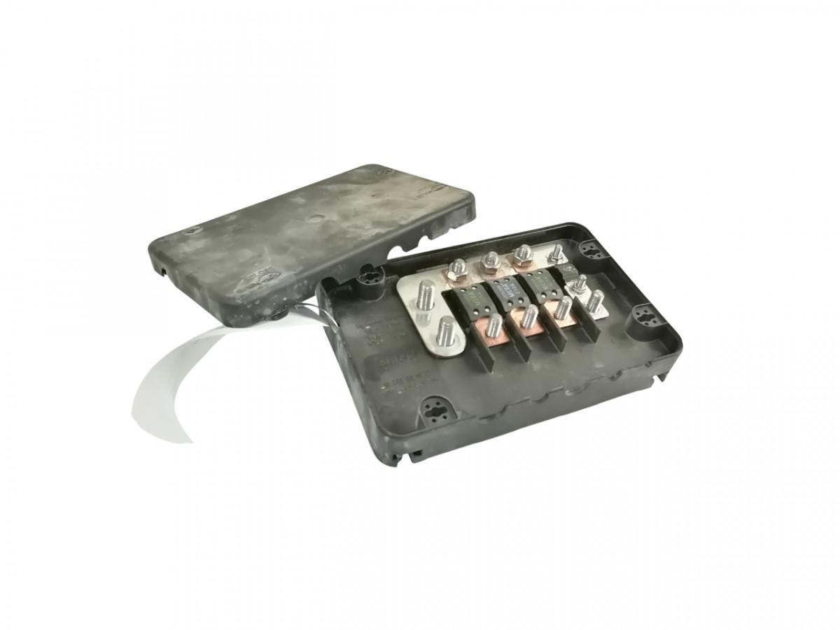 Volvo Fuse box 20512928 - Fusible pour Camion: photos 1 Volvo Fuse box 20512928 - Fusible pour Camion: photos 1