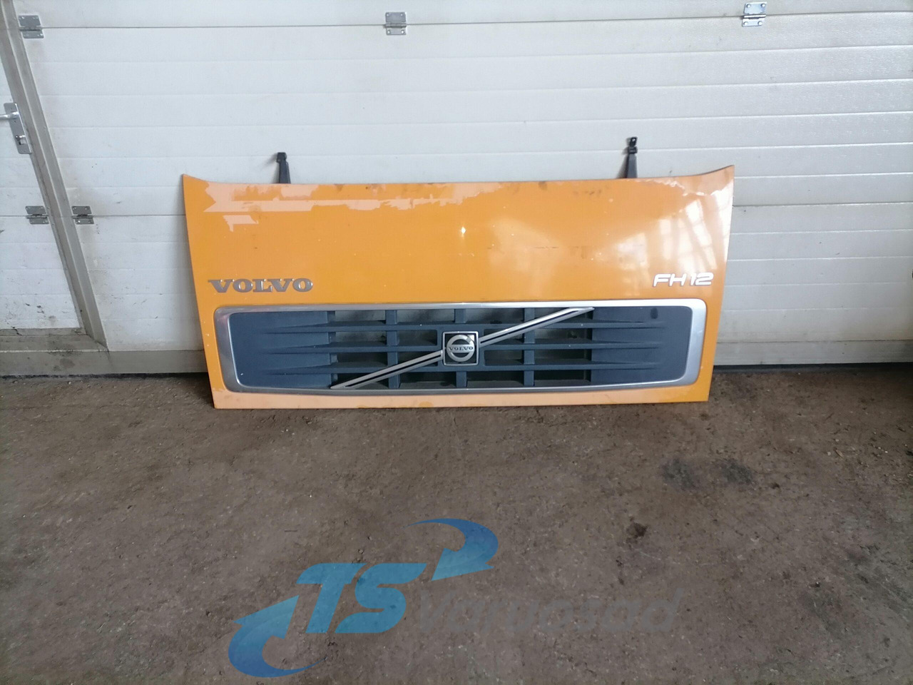 Volvo Grille panel 20360266 - Calandre pour Camion: photos 1 Volvo Grille panel 20360266 - Calandre pour Camion: photos 1