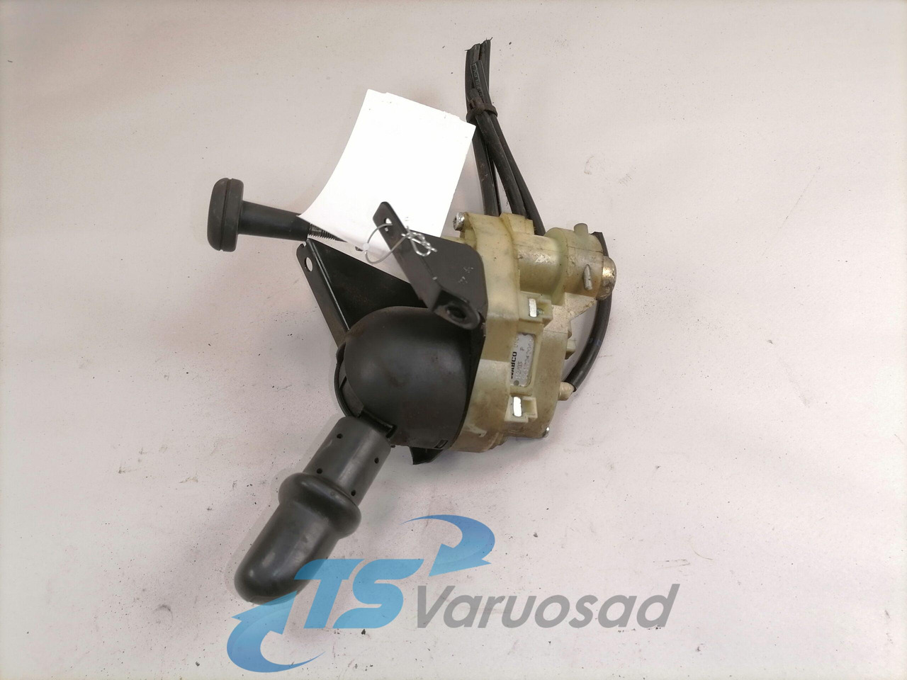 Volvo Handbrake control lever 9617242040 - Pièce universelle pour Camion: photos 2 Volvo Handbrake control lever 9617242040 - Pièce universelle pour Camion: photos 2