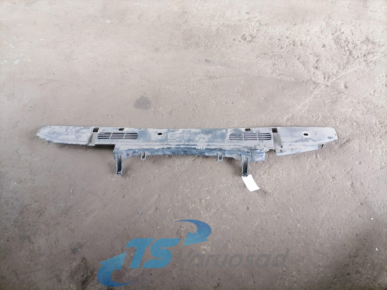 Volvo Iluvõre plastik 20527277 - Calandre pour Camion: photos 1 Volvo Iluvõre plastik 20527277 - Calandre pour Camion: photos 1